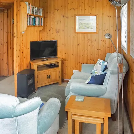 Robin - E4478 Nawton